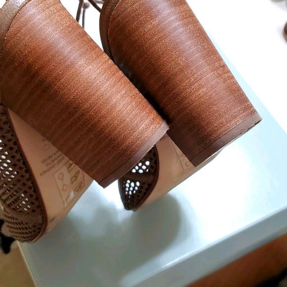 Shoes - Picture 3 of 3